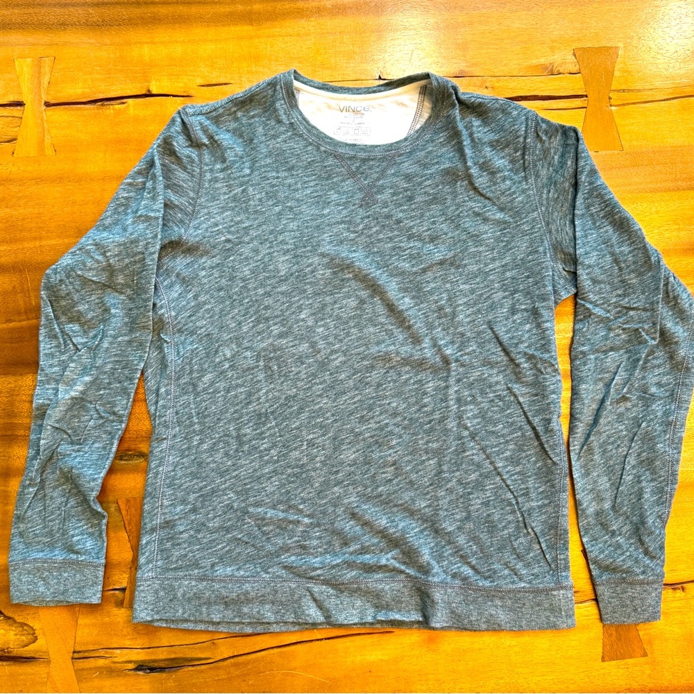Men’s Vince green shirt